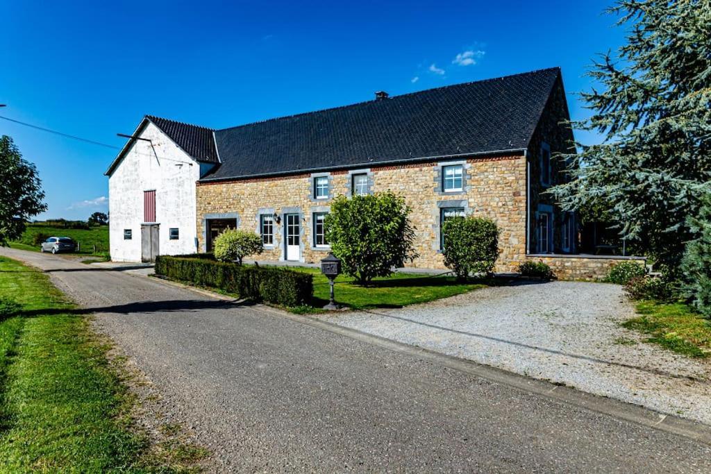 Gite La Dame Au Lit Gite A La Ferme Momignies エクステリア 写真