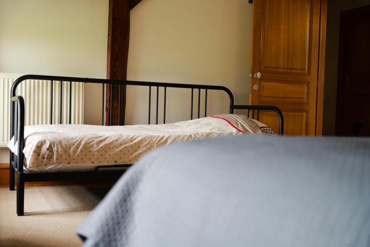 Gite La Dame Au Lit Gite A La Ferme Momignies エクステリア 写真